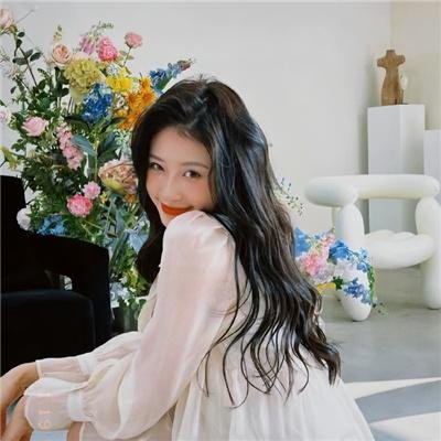 号舱房的女人海报
